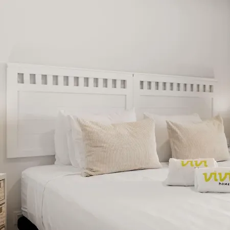 Vivi Homes - Calanova 1 Apartment *