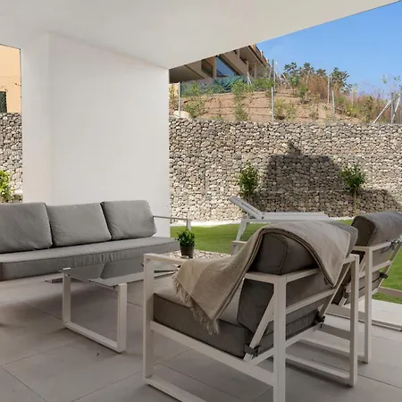 Vivi Homes - Calanova 1 Apartment